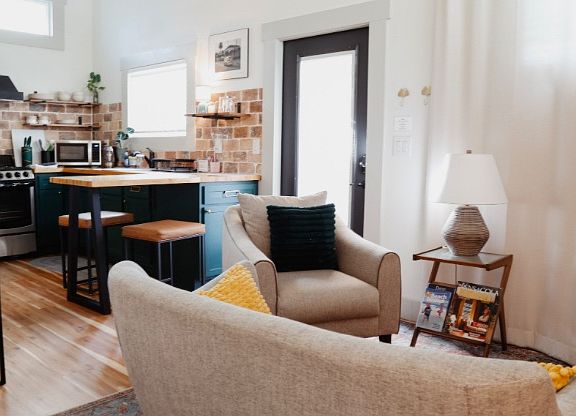3rd image of 608 W Wright St #1