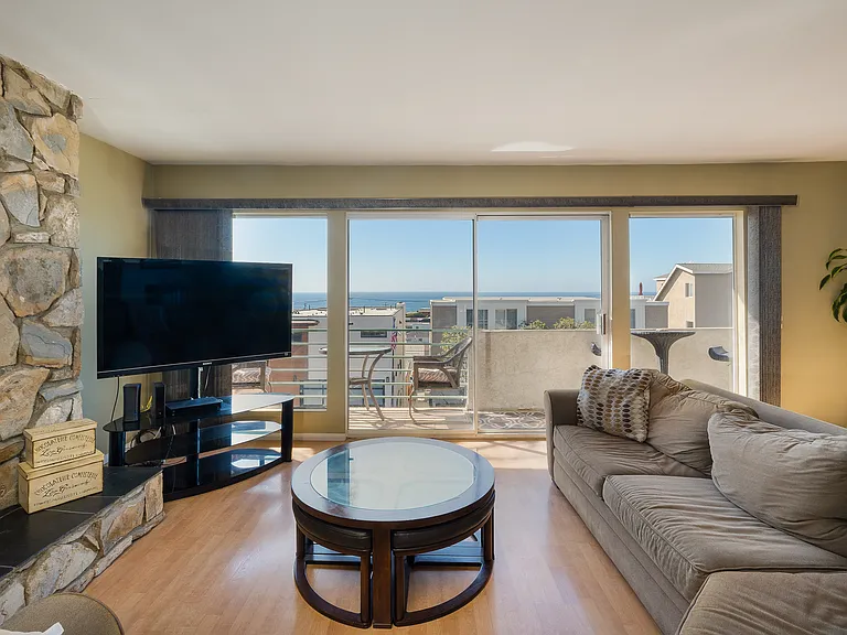 1744 Manhattan Ave #UPPER — Photo 6