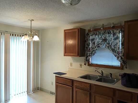 2nd image of 444 Madison St