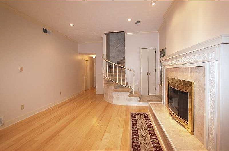 2nd image of 4557 Amberly Ct S