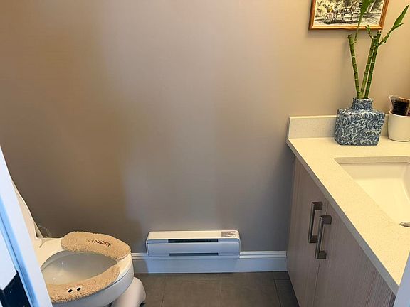 3rd image of 9100 No 3 Rd #9