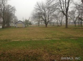 303 N Main St, Smithboro, IL 62284