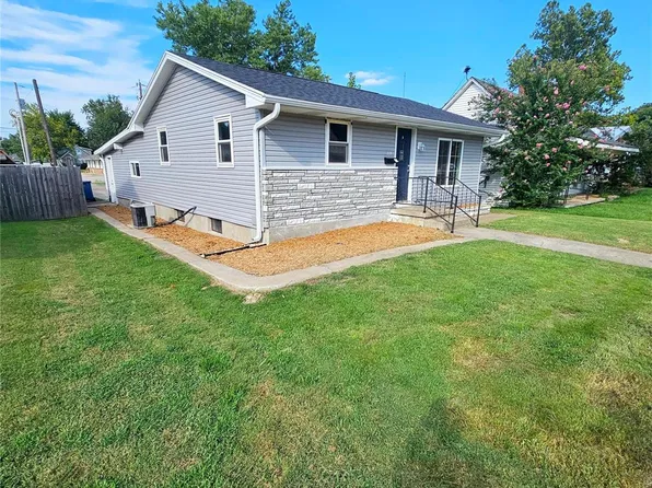 219 W Davidson Ave, Chaffee, MO 63740