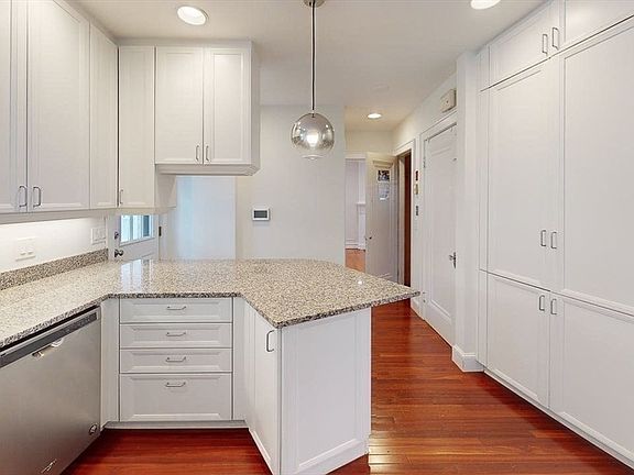 3rd image of 22 Longfellow Rd