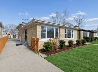 3836 W Estes Ave, Lincolnwood, IL 60712