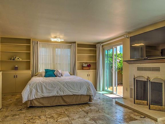 large master bedroom, 19x17