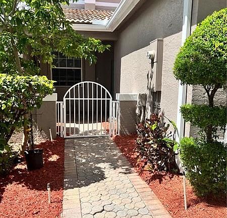 4th image of 7901 S Aragon Blvd Unit 2