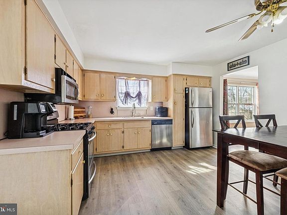 5th image of 520 Springfield Rd