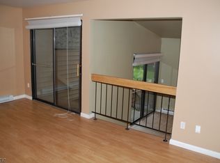 21 Hillside Ct, Union Twp, NJ 08809