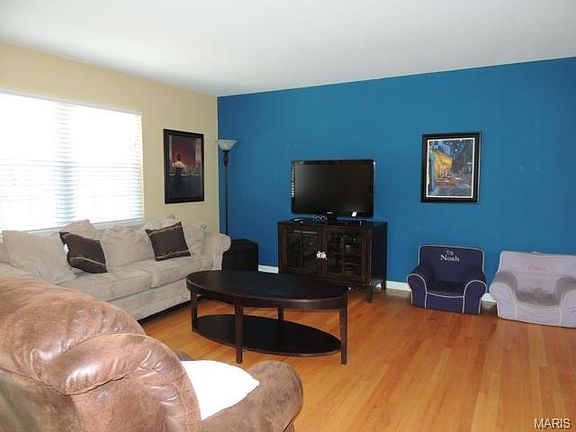 3rd image of 531 Hickory Hollow Ln
