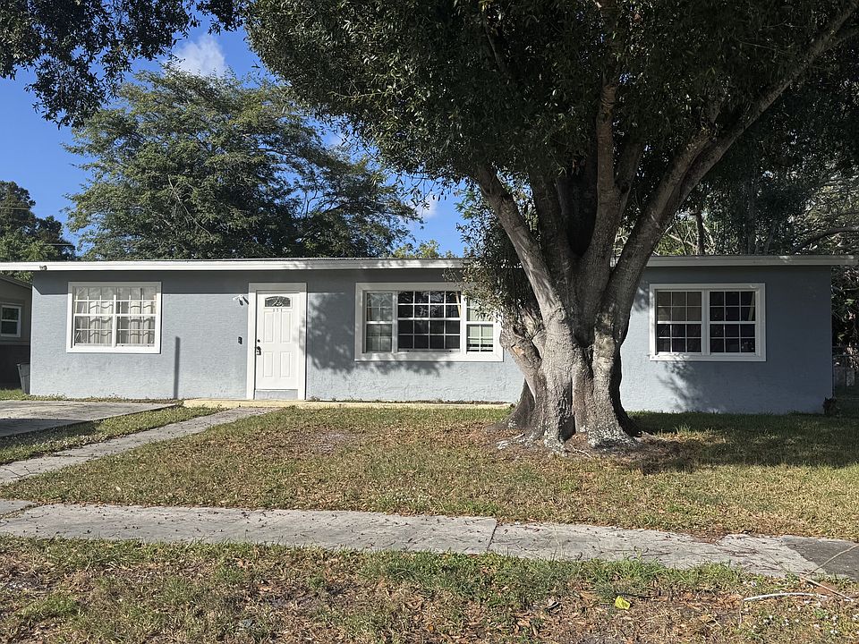 1st image of 151 SE Castana Ct