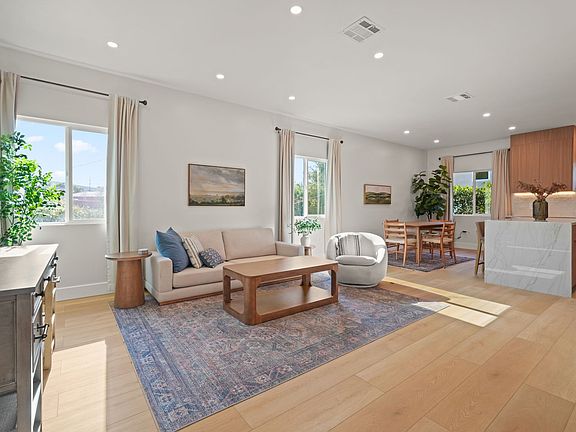4th image of 3441 Sherbourne Dr #B