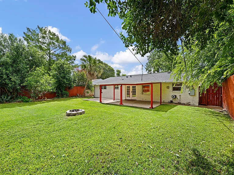 5718 Greencraig Dr — Photo 24