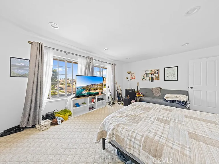 17612 Webster Ave — Photo 25