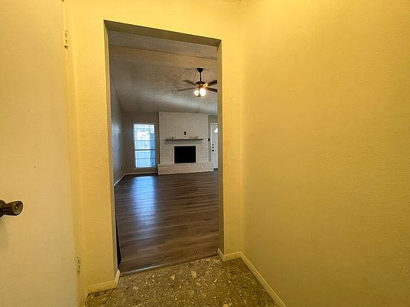 3rd image of 806 Alhambra Dr