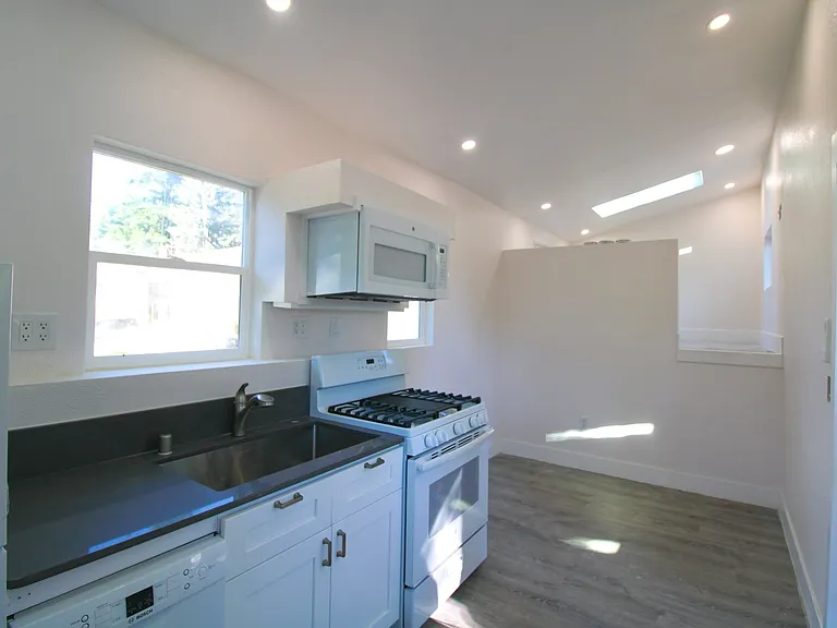 21107 Damson Rd #C — Photo 5