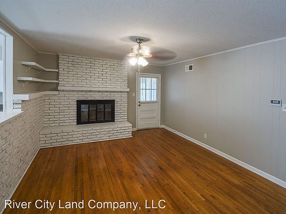 5th image of 4643 Wooddale Ave