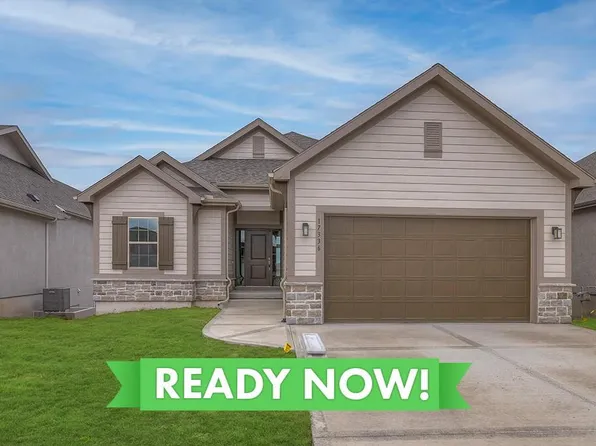 17336 S Hall St, Olathe, KS 66062