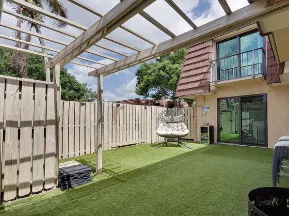 1614 16th Lane, Palm Beach Gardens, FL 33418