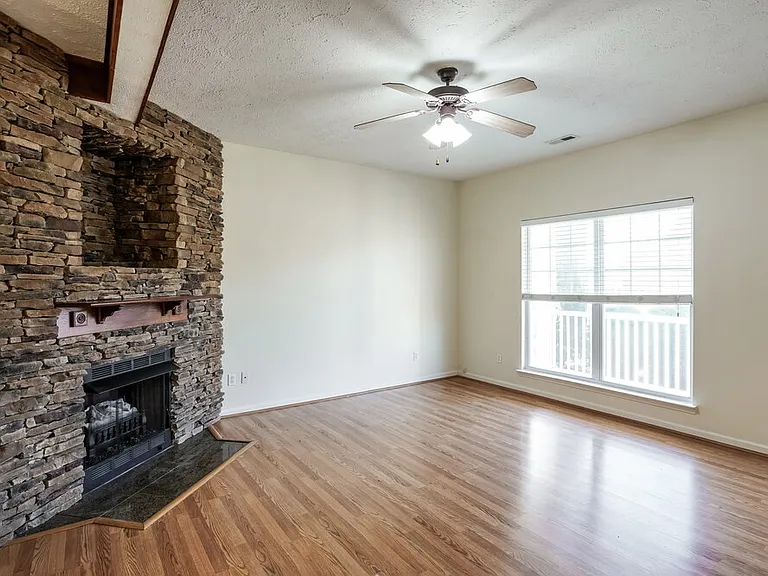 7212 Legacy Dr — Photo 4