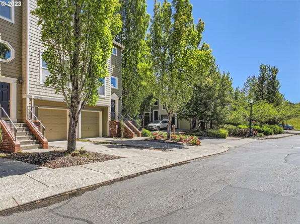 10059 NW Wilshire Ln #48, Portland, OR 97229