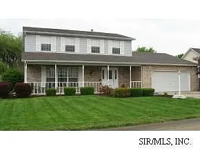 905 Mayfair Dr photo 1
