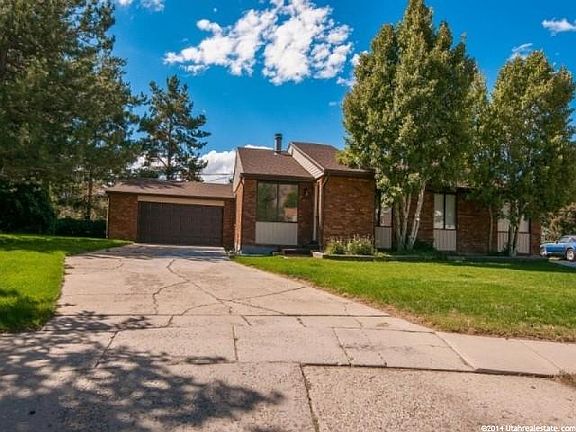 2nd image of 2069 E Donegal Cir