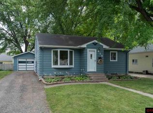 419 McKinley Ave, North Mankato, MN 56003