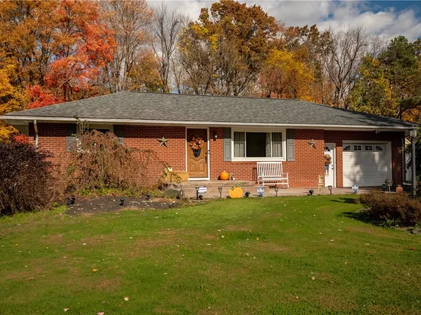 2765 Morefield Rd, Hermitage, PA 16148