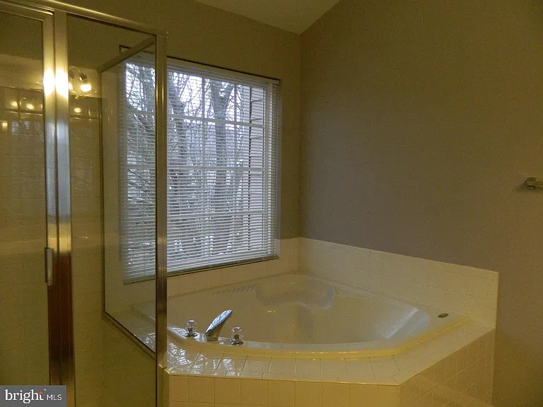7574 Great Swan Ct — Photo 13