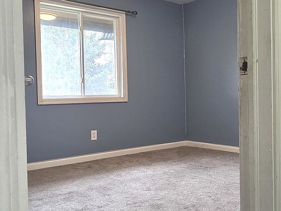 3rd image of 1992 Tall Oaks Dr APT 2B