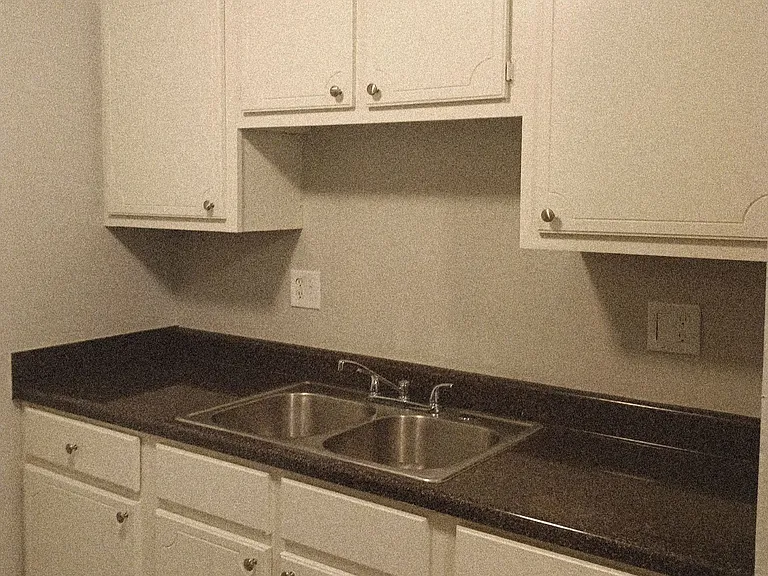 12 Susan Cv #R — Photo 3
