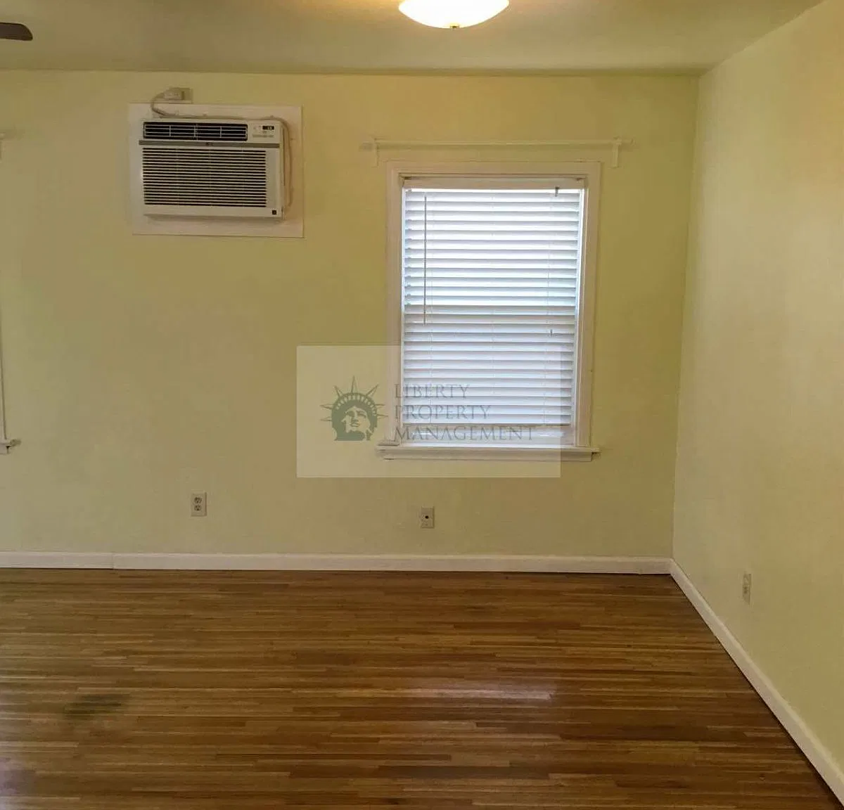 2 bed, 884 sqft, $1,795 — Photo 3