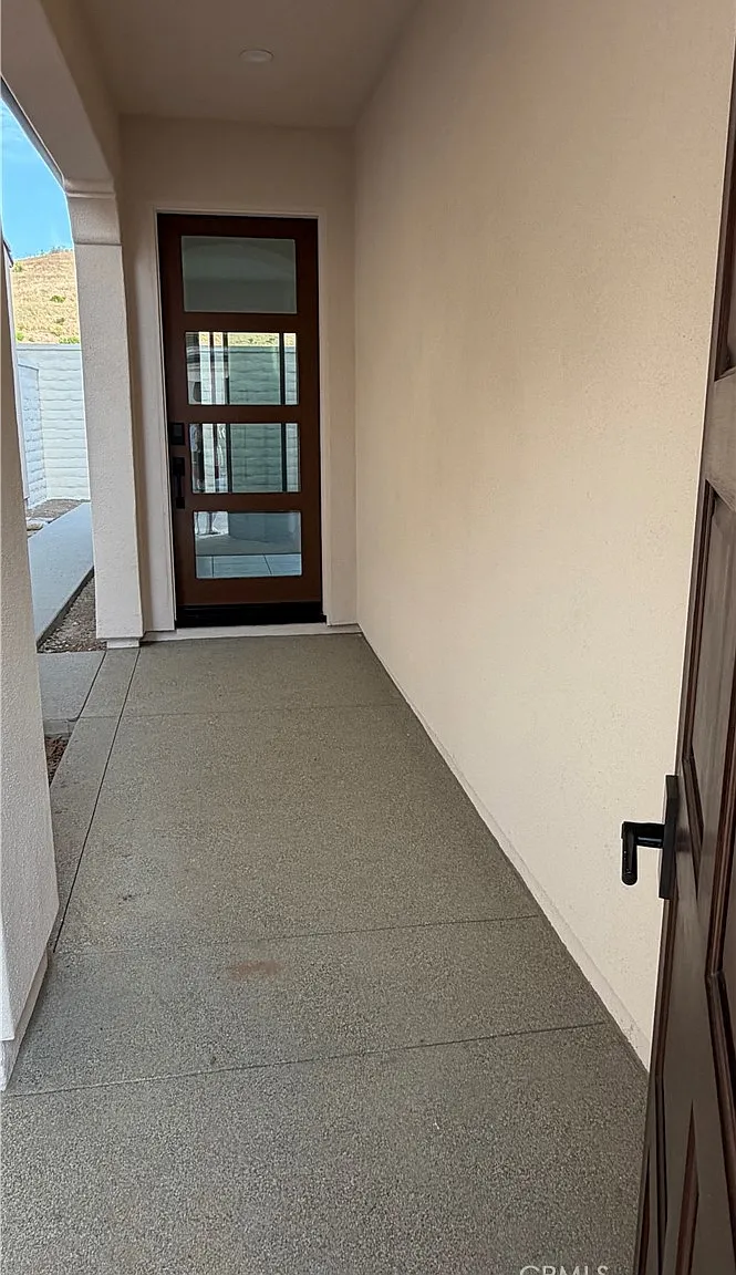 3 bed, 2.5 bath, 1493 sqft, $5,000 — Photo 2