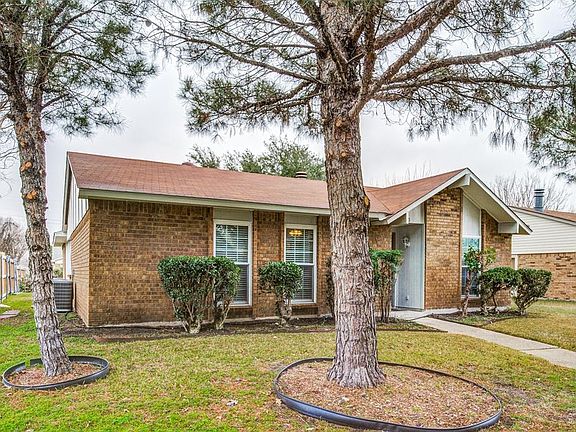 2nd image of 1105 Longhorn Dr