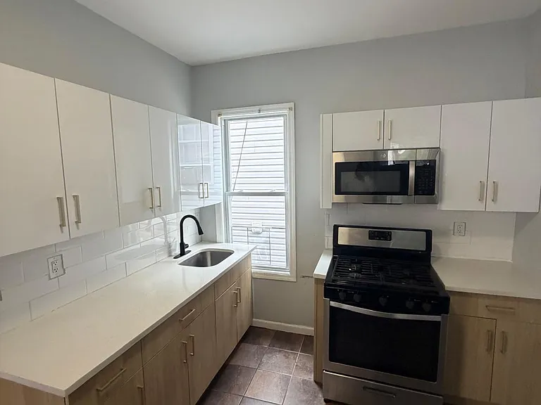 886 S 17th St #2 — Photo 1