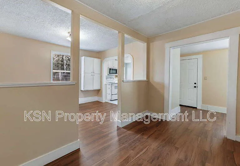 1921 Reynolds St — Photo 18