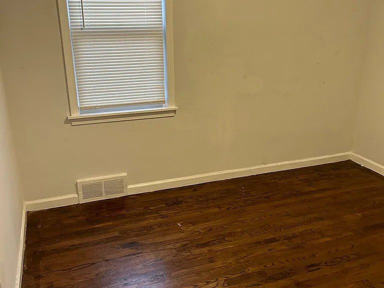 21663 Newcastle Rd — Photo 3