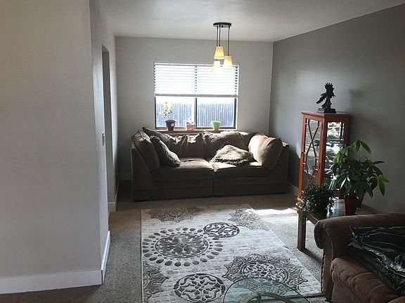 Dining room (currently used as lounging area)