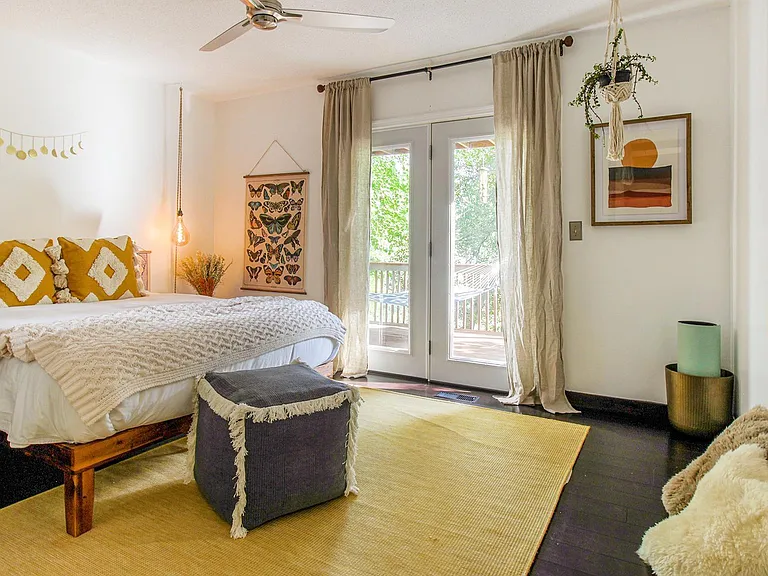 Butterfly Suite with space for yoga and lots of natural light