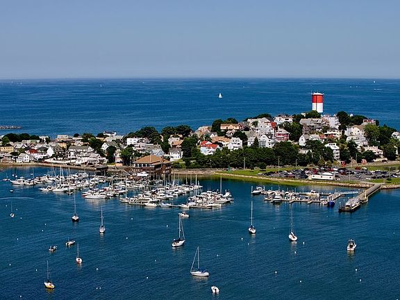 2nd image of 236 Winthrop Shore Dr