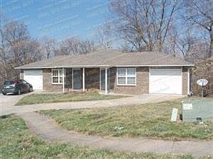 2nd image of 3905-3907 Olympic Ct