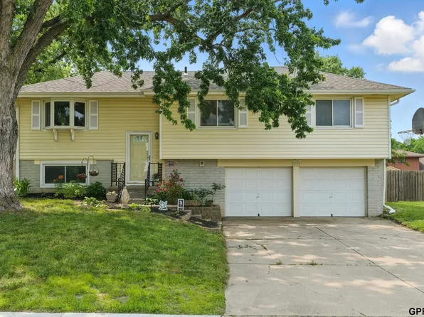 6512 S 136th St, Omaha, NE 68137