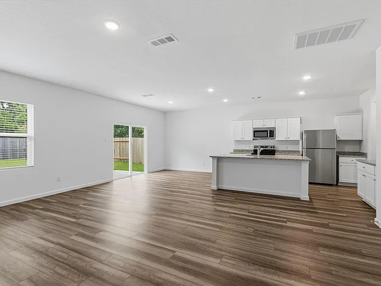 15052 Ronan Dr — Photo 6