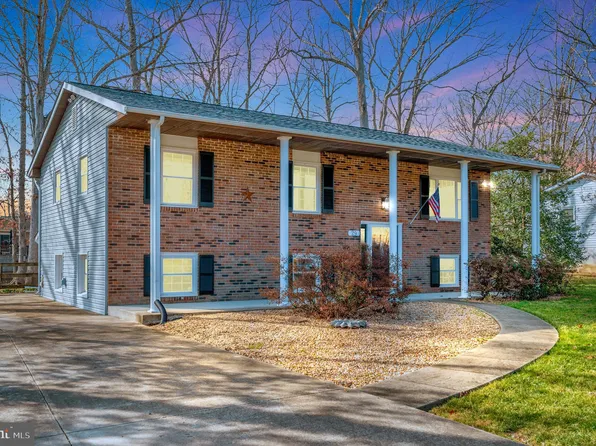 29 Vesta Dr, Fredericksburg, VA 22405