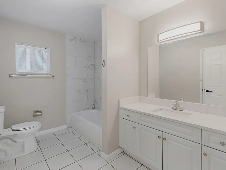 2927 SE 15th Pl #4 — Photo 13