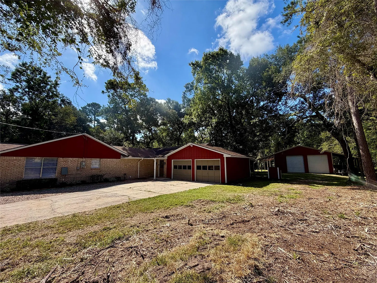 3 bed, 2.0 bath, 2780 sqft, $3,600 — Photo 2