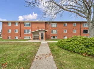 21999 River Oaks Dr APT F3, Rocky River, OH 44116