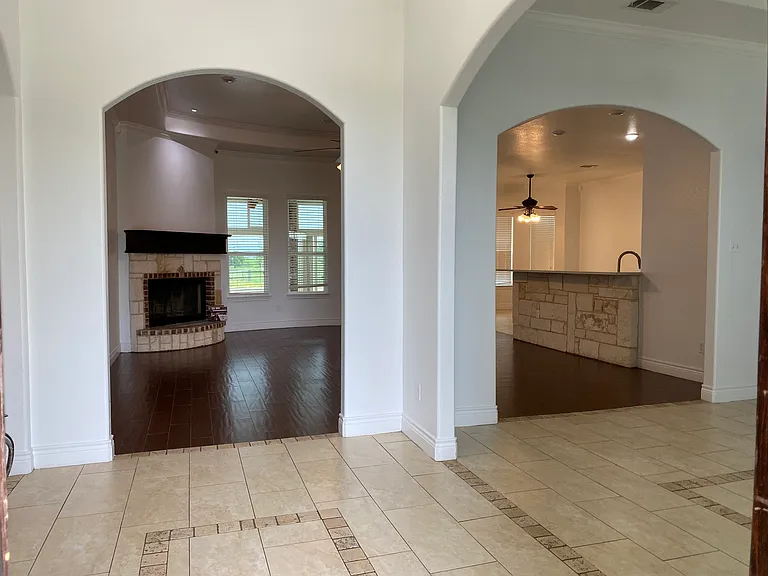 1192 Seaborn Rd — Photo 6