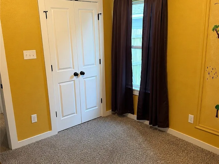 1940 Cambria Dr — Photo 16